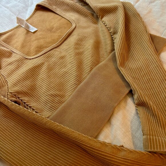 Aerie OFFLINE Seamless Ribbed Long Sleeve Cropped Top with Square Neckline - Picture 6 of 7